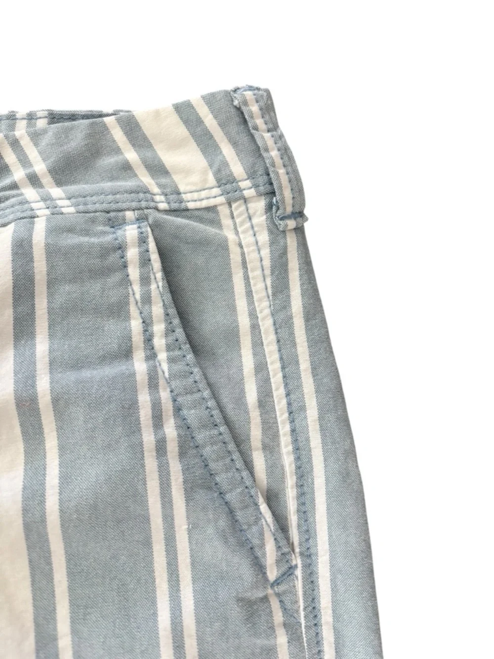 Aeropostale Men's Light Blue and White Striped Flat-Front Shorts 34